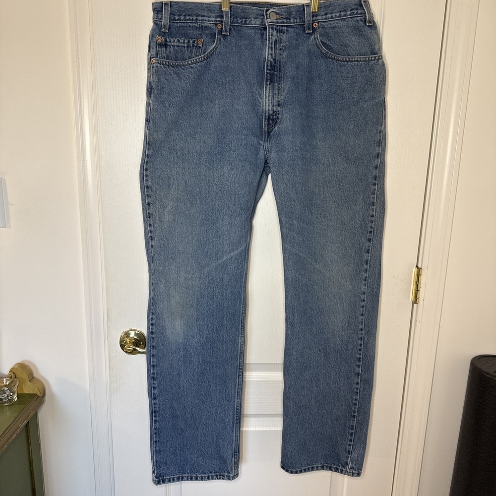 Levi's 505 Regular Fit Jeans 38x32 Medium Wash Straight Leg Zip Fly Denim